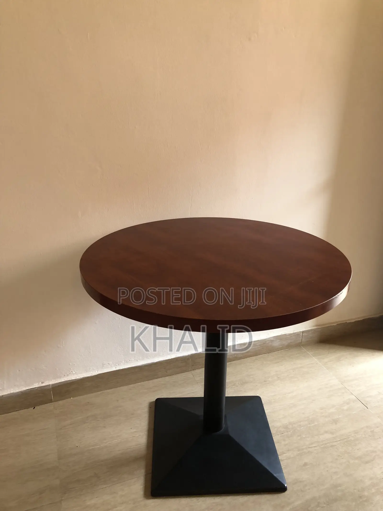 Modern Round Dining,café/Bistro Table – Wooden Top Metal Base