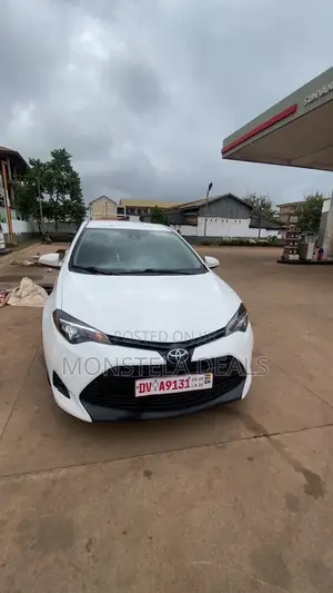 Toyota Corolla LE ECO 4dr Sedan (1.8L 4cyl CVT) 2017 White