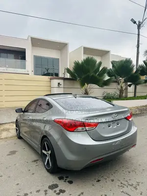 Hyundai Elantra Limited 4dr Sedan (1.8L 4cyl 6A) 2015 Gray