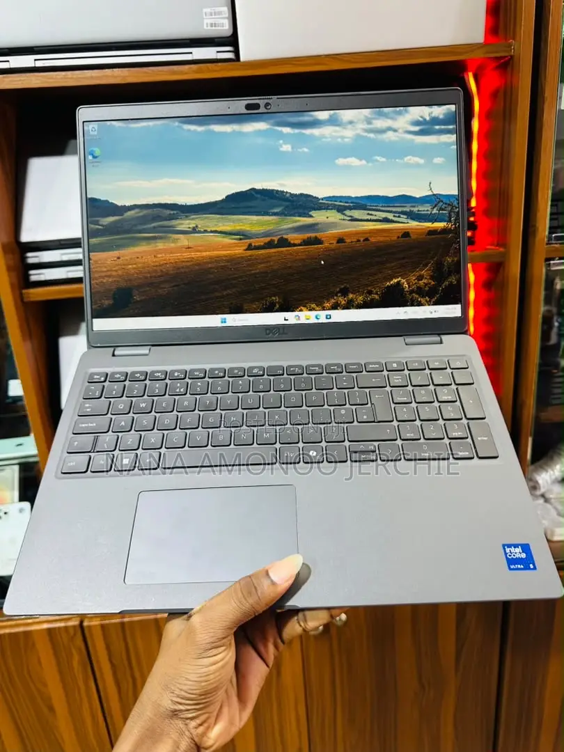 Laptop Dell Latitude 3550 8GB Intel Core Ultra 5 SSD 256GB