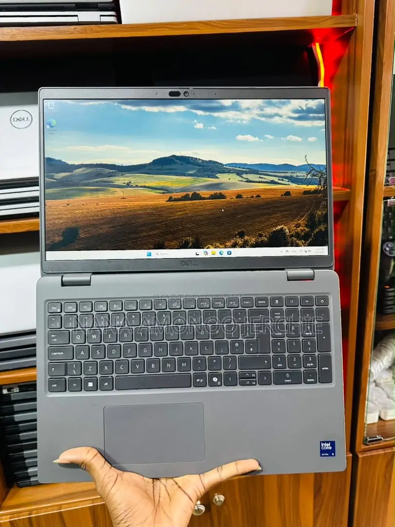 Laptop Dell Latitude 3550 8GB Intel Core Ultra 5 SSD 256GB