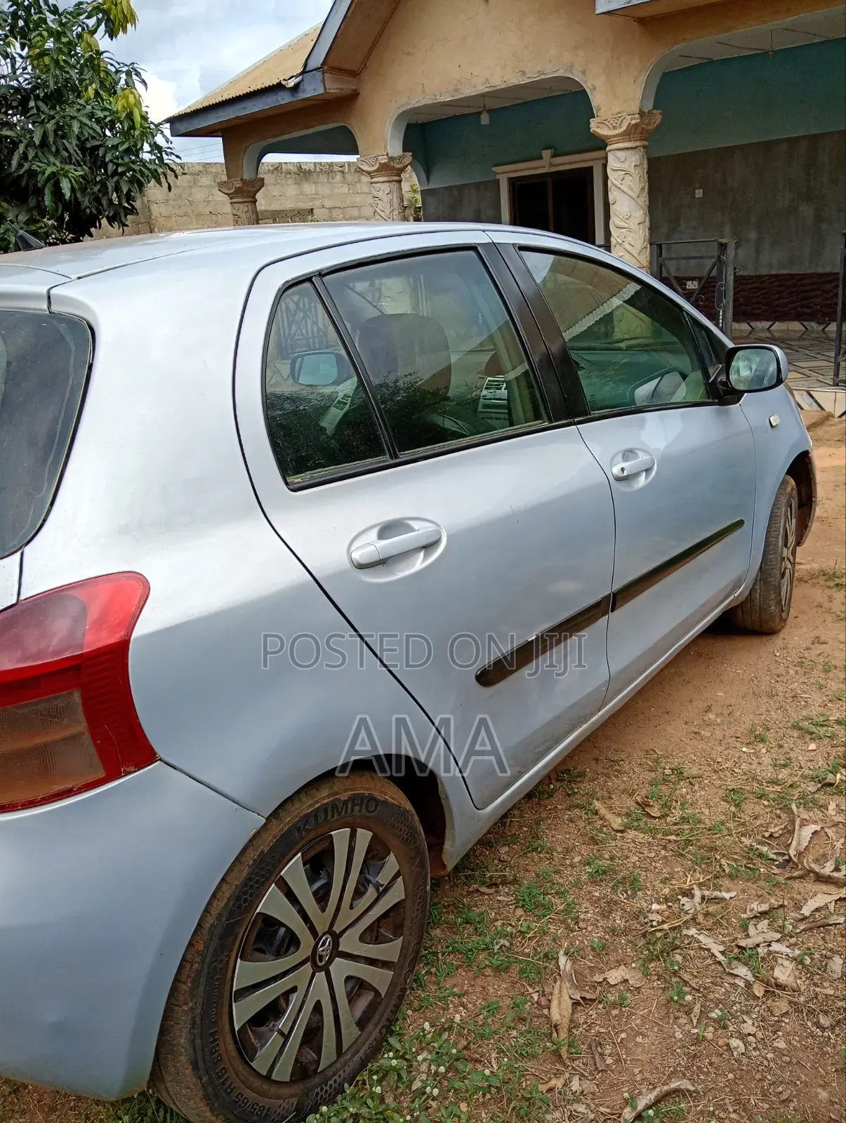 Toyota Yaris 2011 Gray