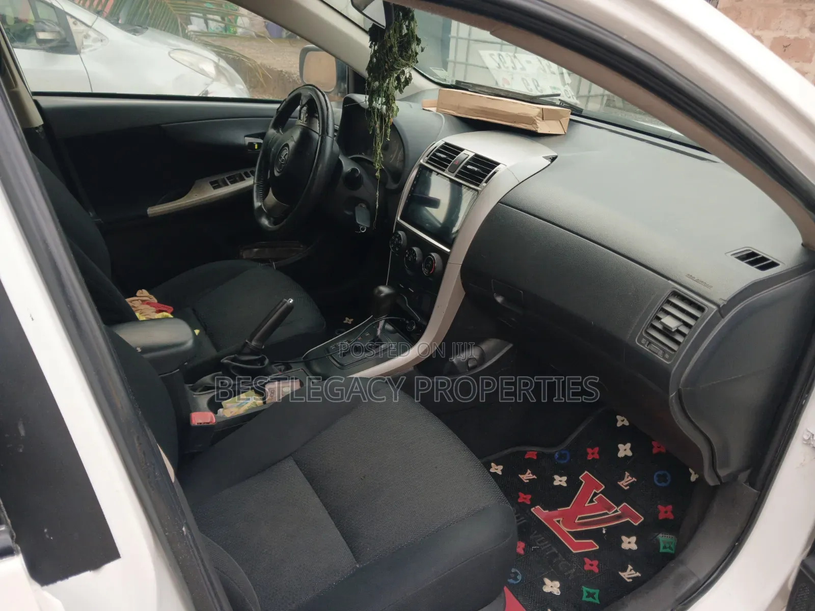 Toyota Corolla 2010 White
