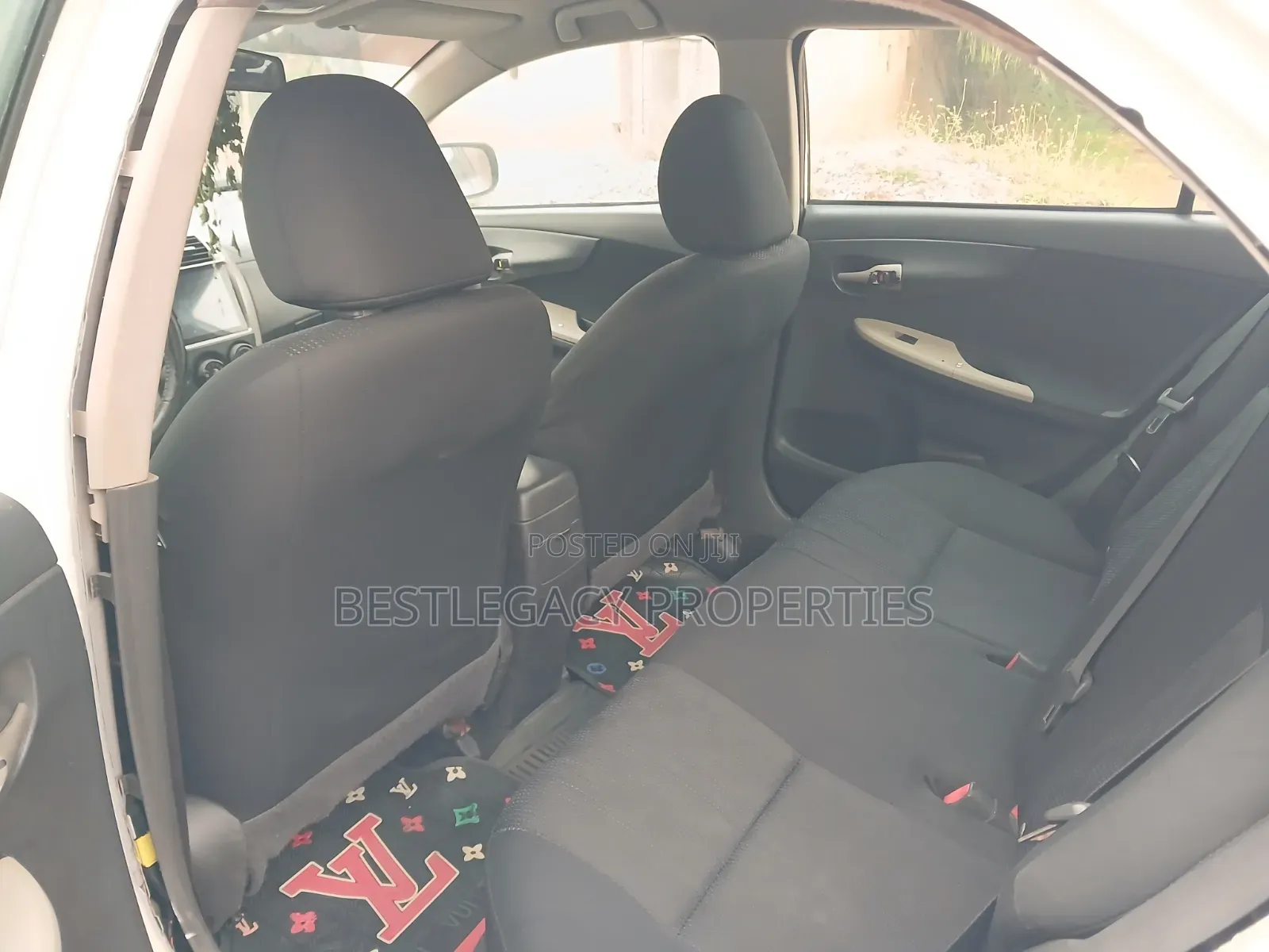 Toyota Corolla 2010 White