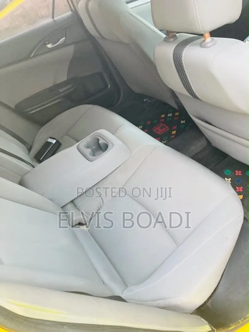Honda Civic EX Sedan 2018 Yellow