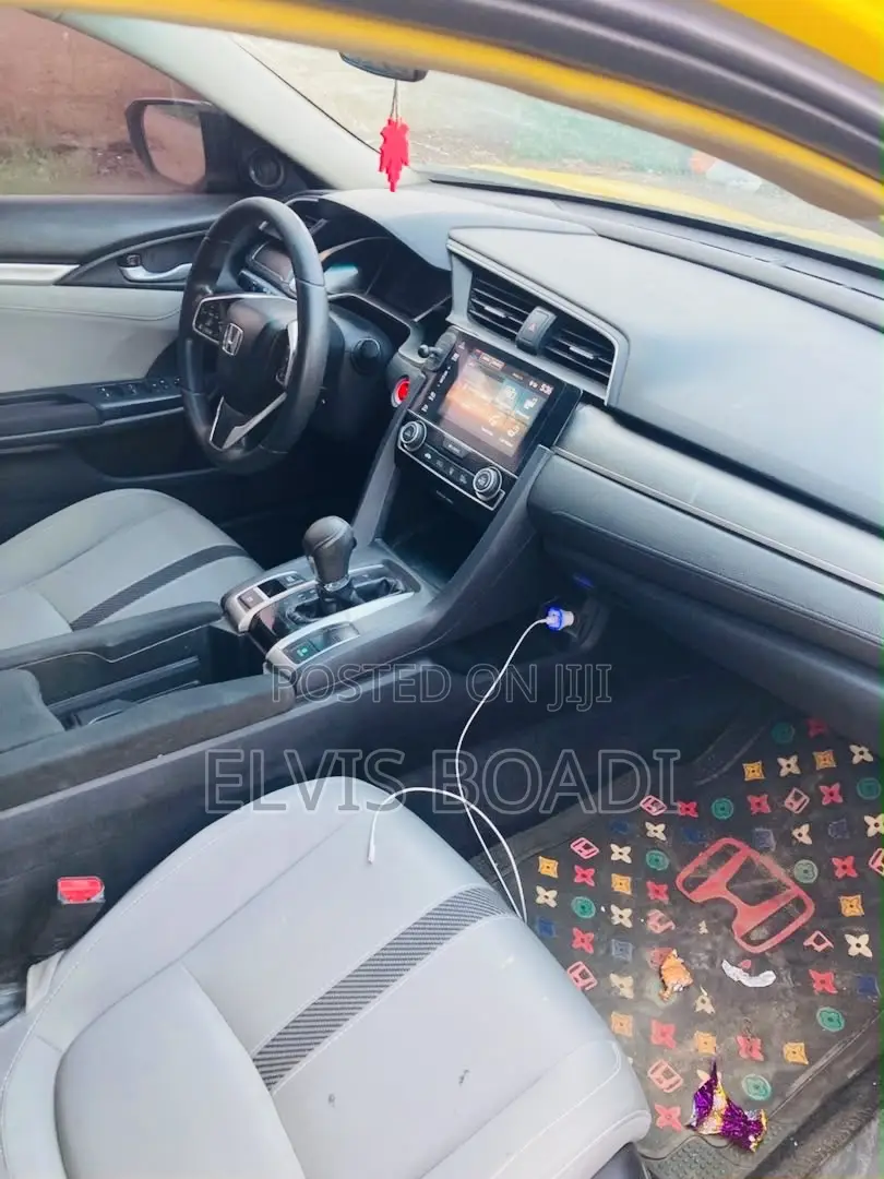 Honda Civic EX Sedan 2018 Yellow
