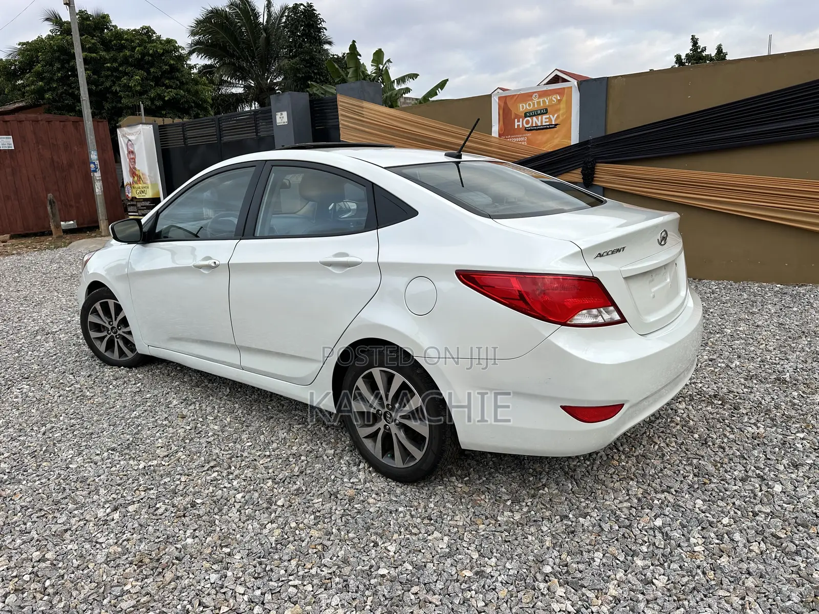 Hyundai Accent SE Sedan 2016 White