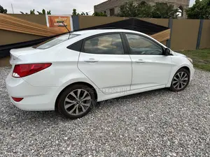 Hyundai Accent SE Sedan 2016 White