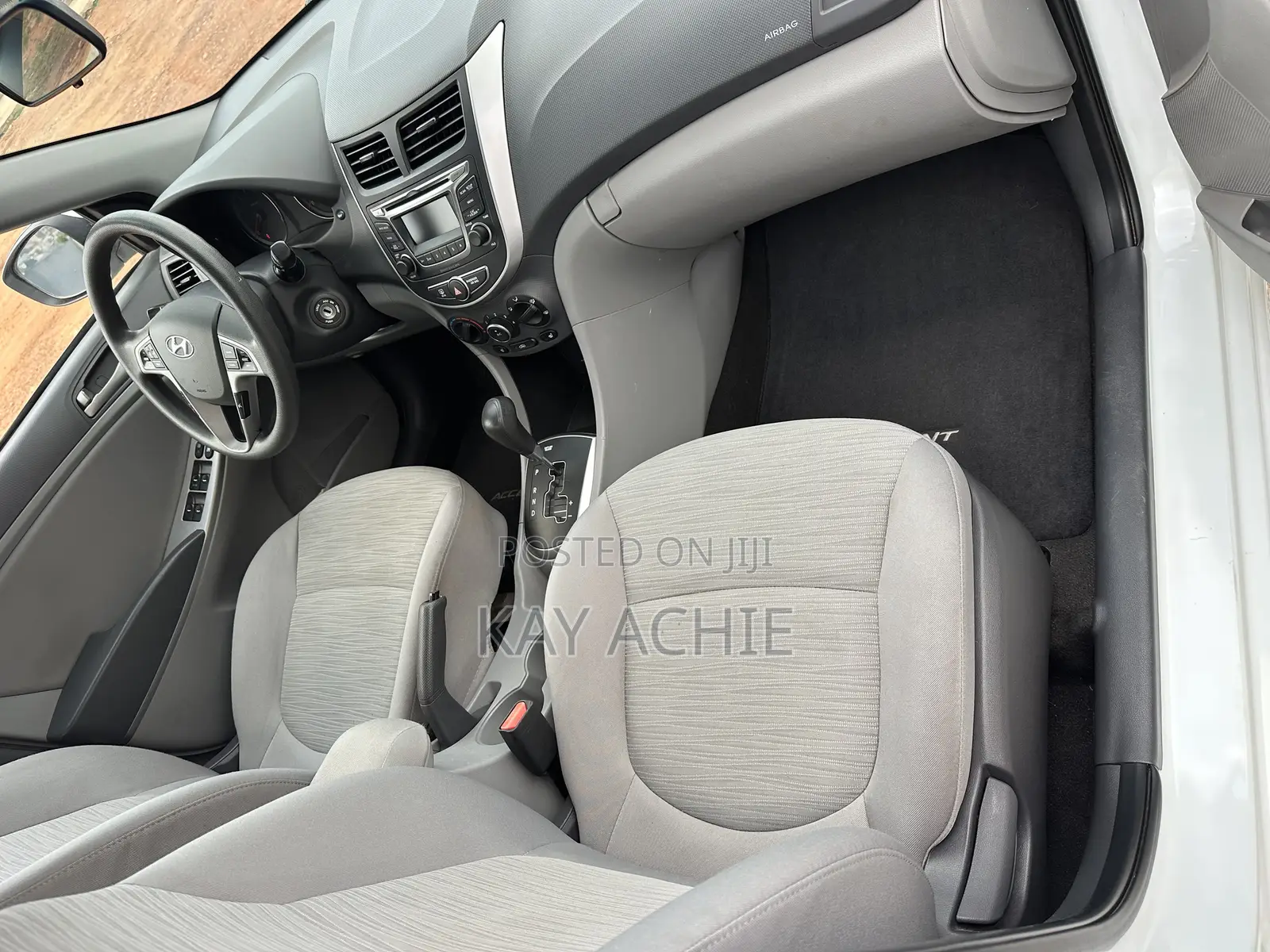Hyundai Accent SE Sedan 2016 White