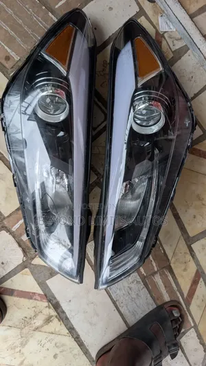 Hyundai Tucson 2016 - 2018 Headlight Pair