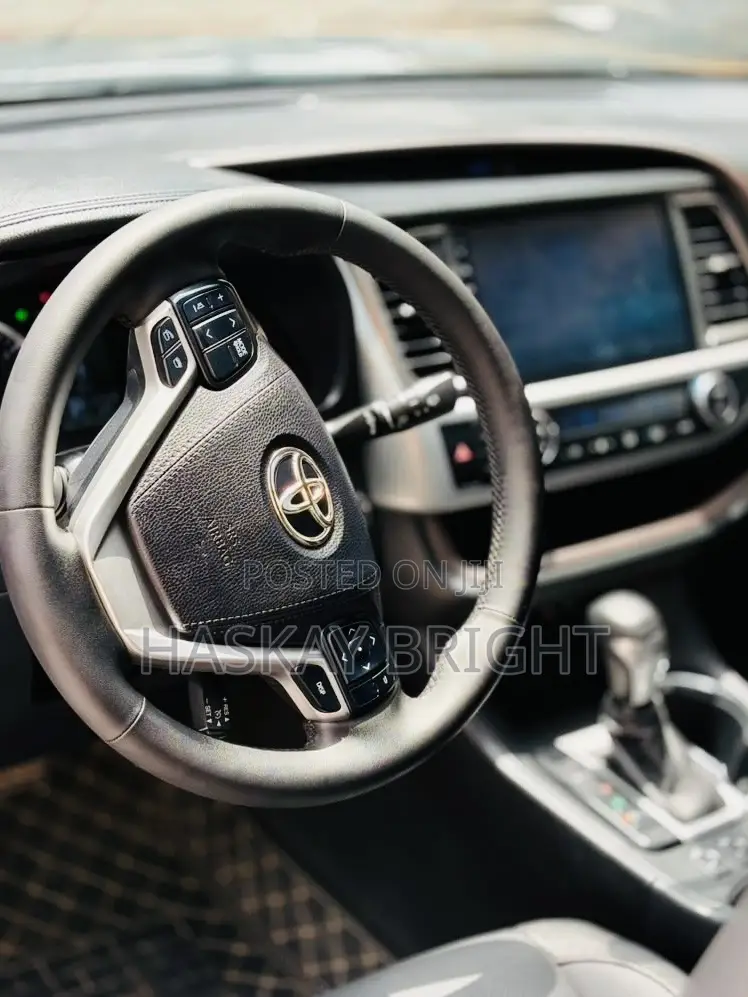 Toyota Highlander 2016 Black