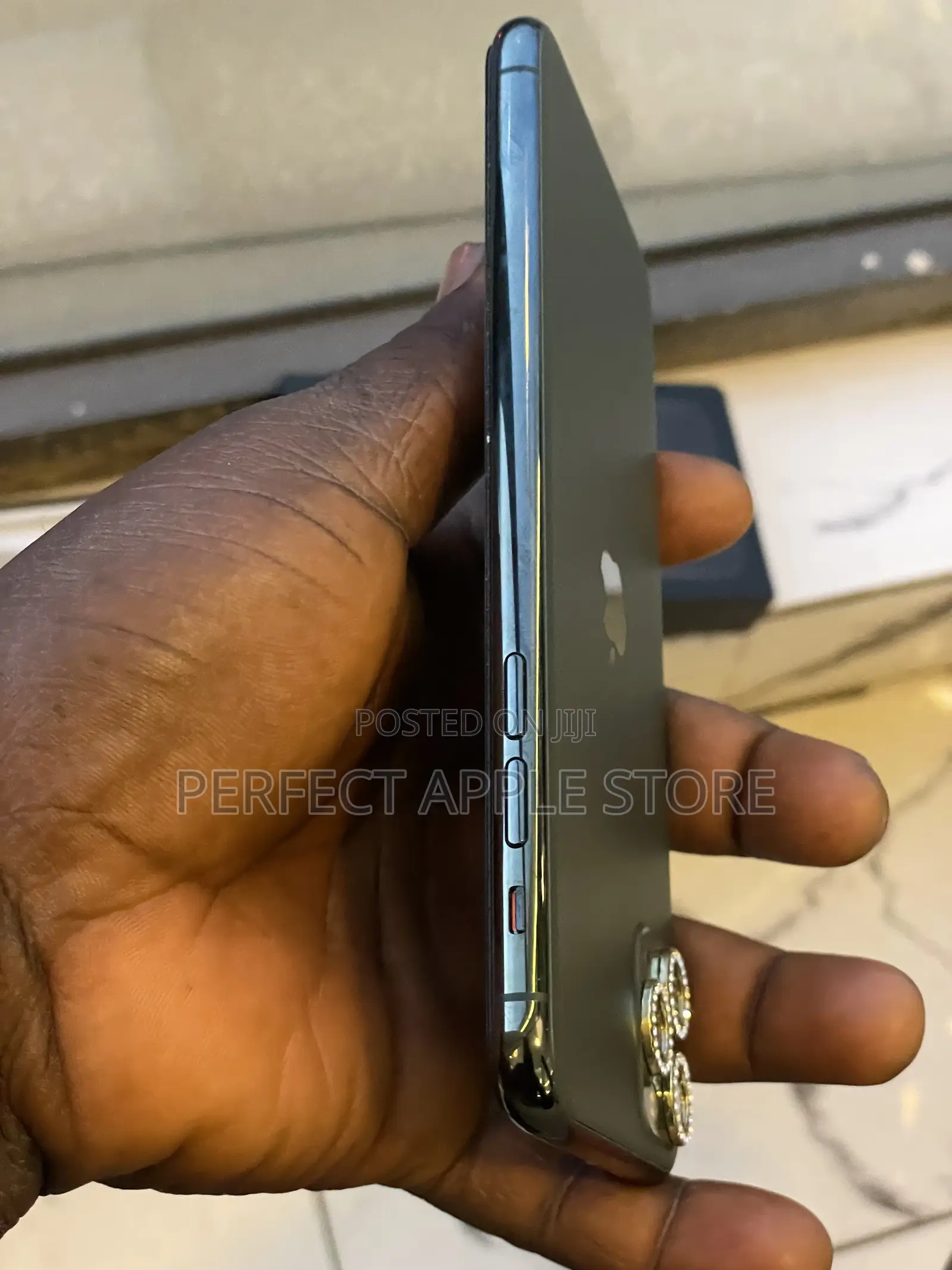 New Apple iPhone 11 Pro Max 256 GB Green