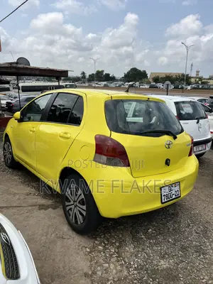 Toyota Yaris 2010 Yellow