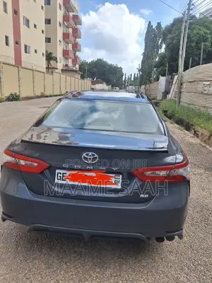 Toyota Camry LE (2.5L 4cyl 8A) 2019 Gray