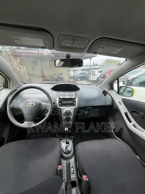 Toyota Yaris 2010 Yellow