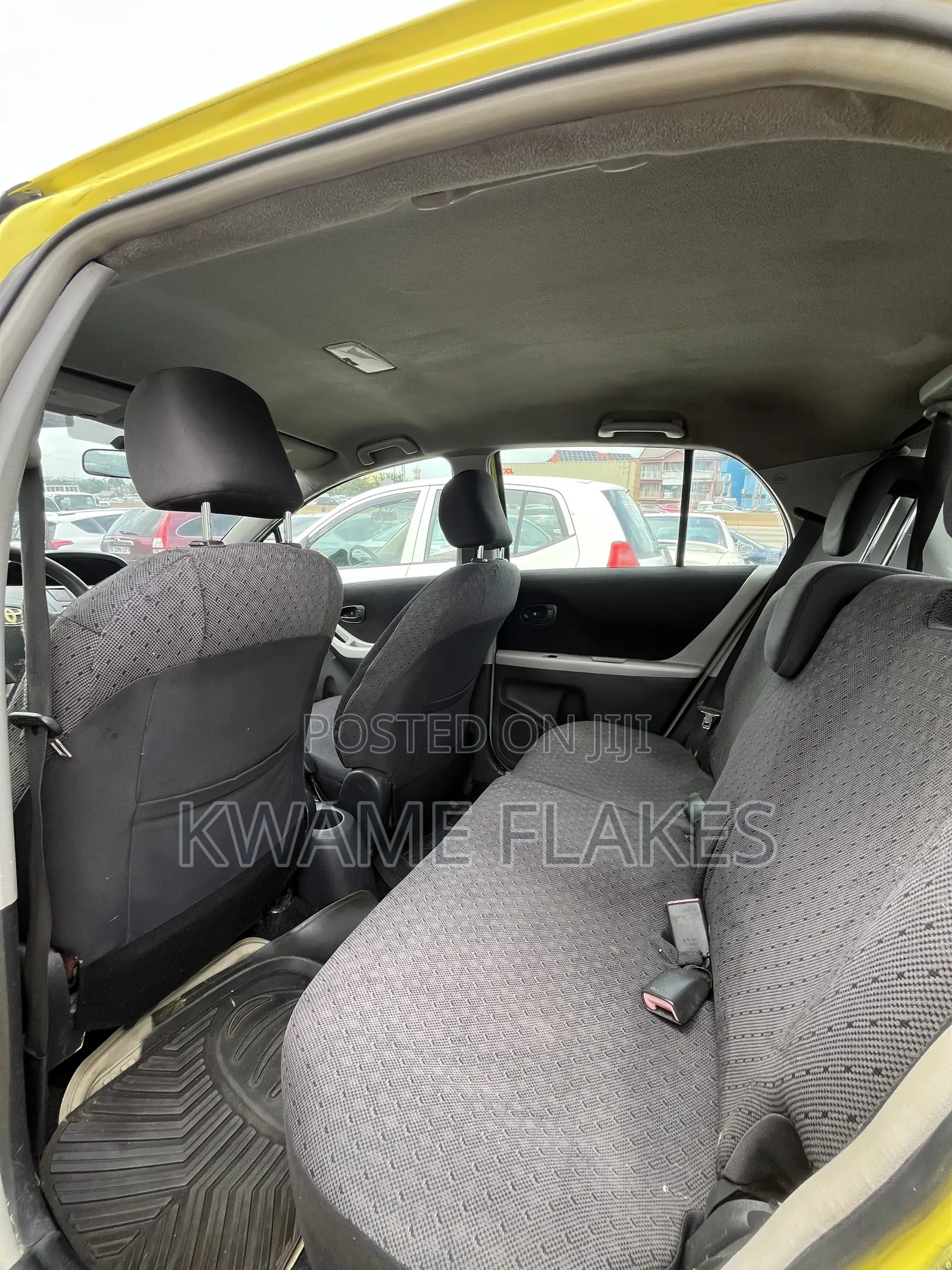 Toyota Yaris 2010 Yellow