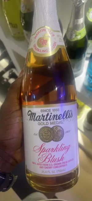 Martinelli’s Sparkling Blush