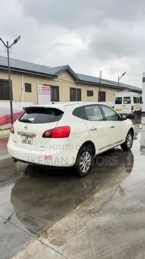 Nissan Rogue 2011 White