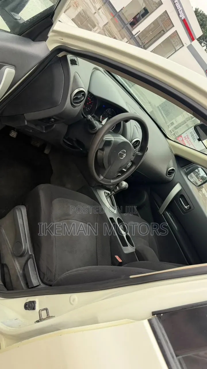 Nissan Rogue 2011 White