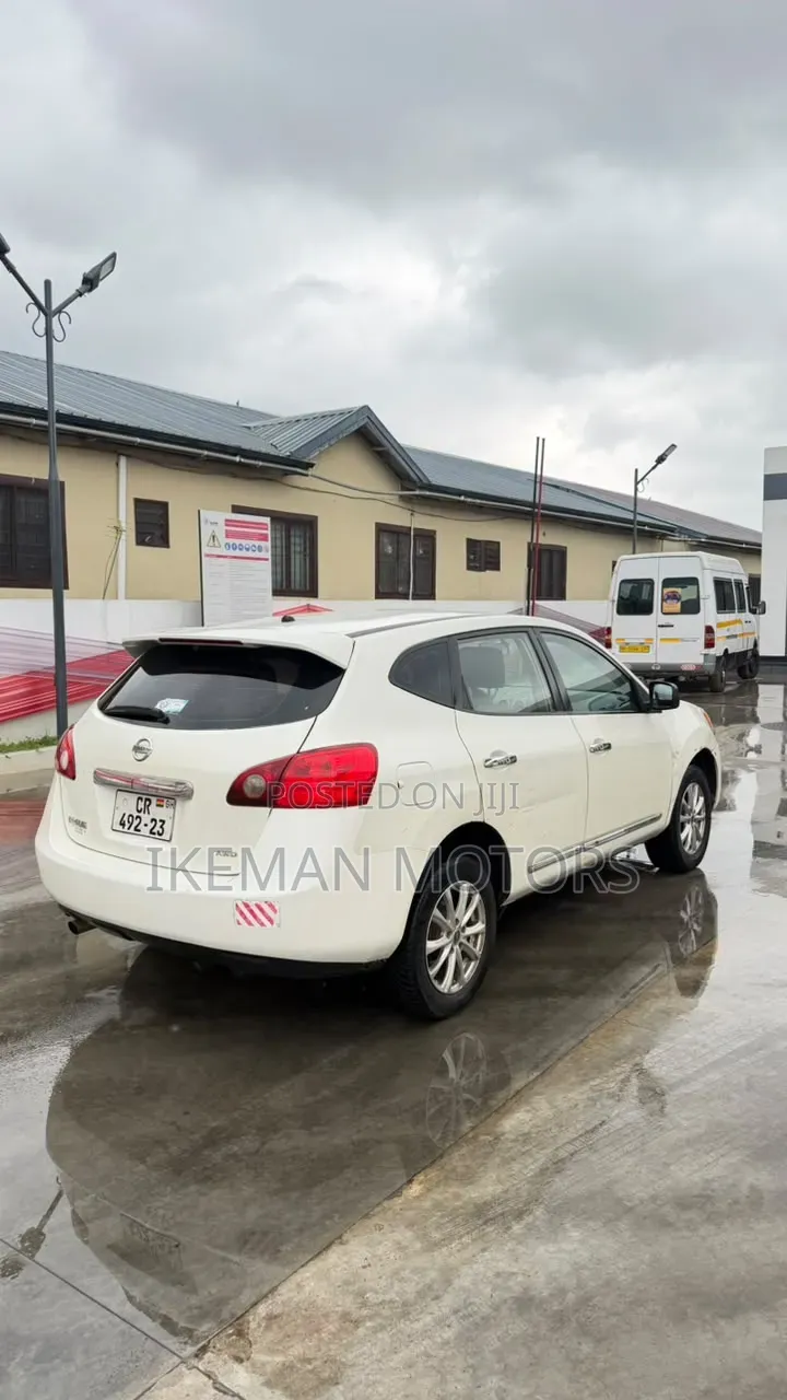 Nissan Rogue 2011 White