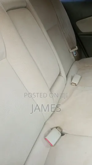 Toyota Belta 2010 Silver