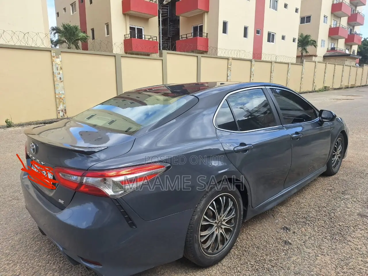 Toyota Camry LE (2.5L 4cyl 8A) 2019 Gray