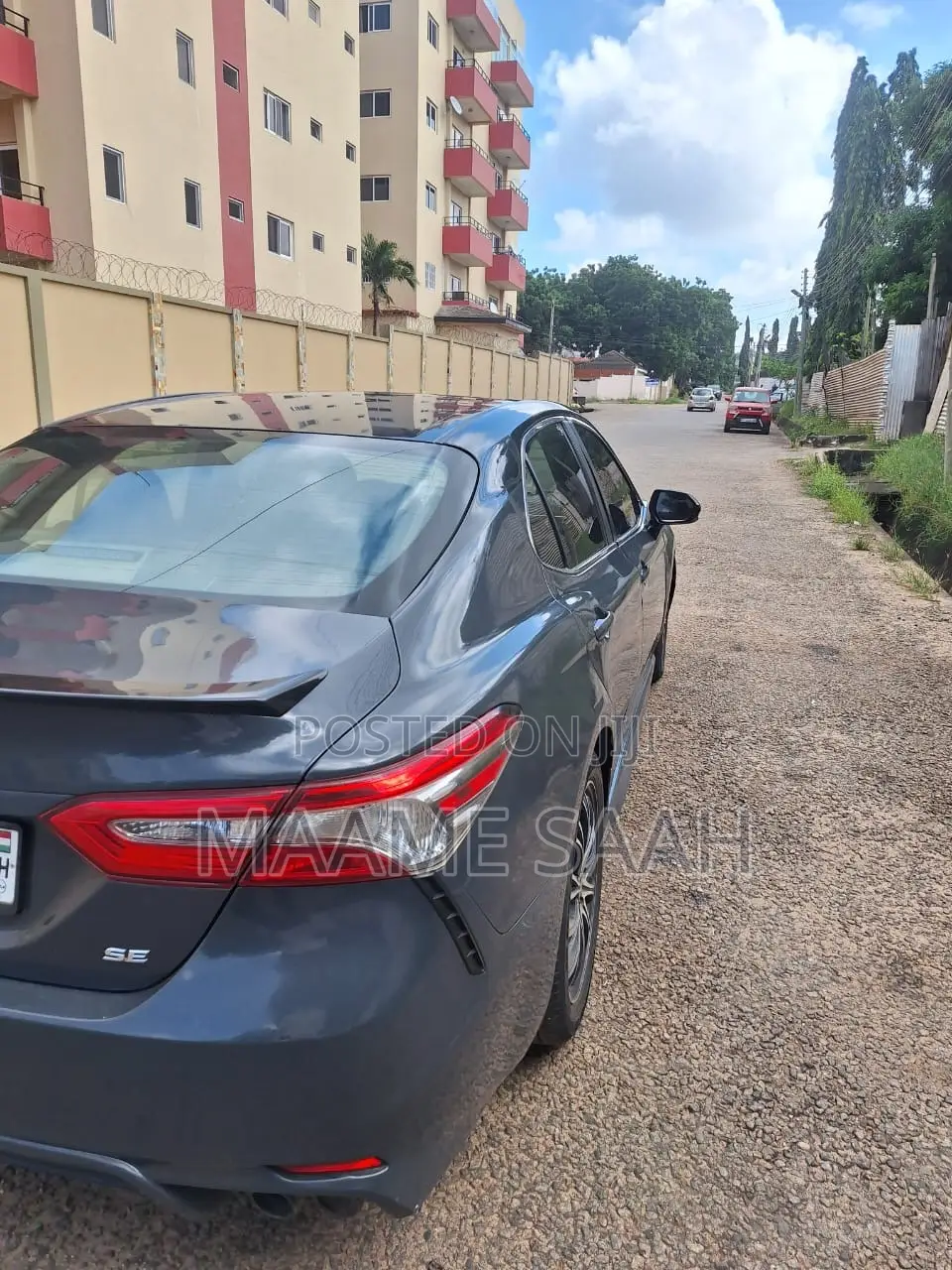 Toyota Camry LE (2.5L 4cyl 8A) 2019 Gray