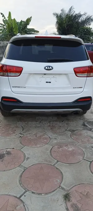 Kia Sorento 4dr SUV 2016 White