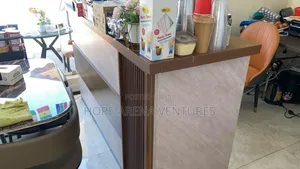 Modern Reception Desk / Cashier Counter – Excellent Condition