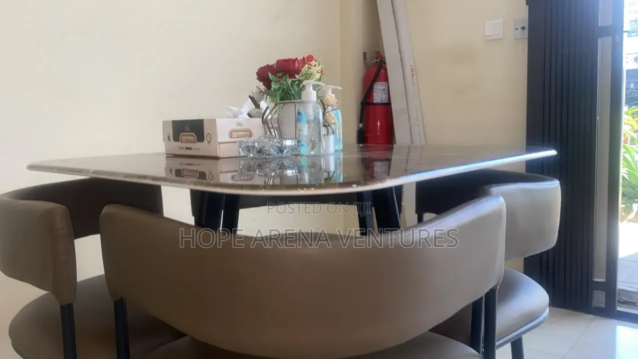 Modern Reception Desk / Cashier Counter – Excellent Condition