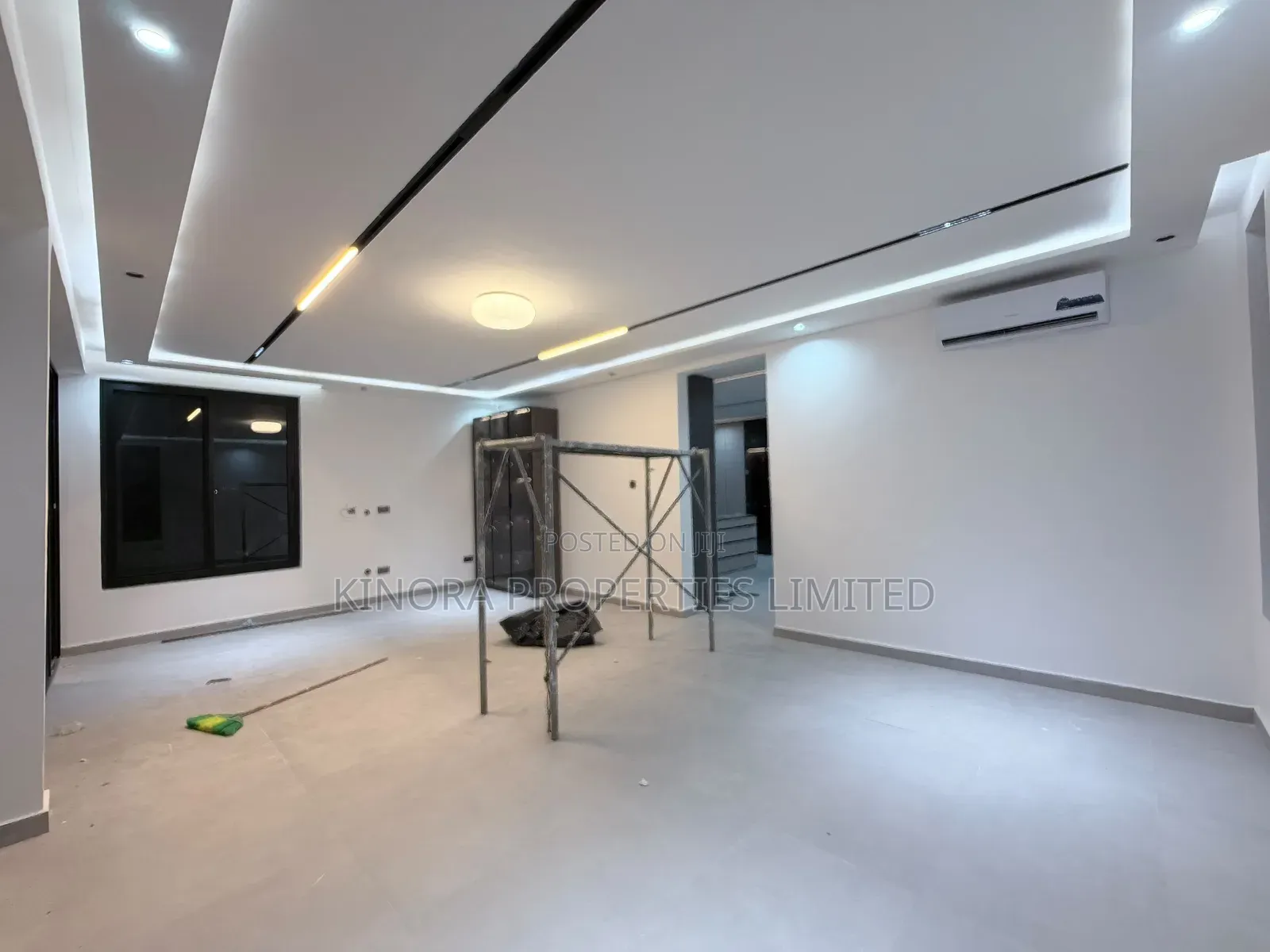 4bdrm Duplex in School Junction for sale