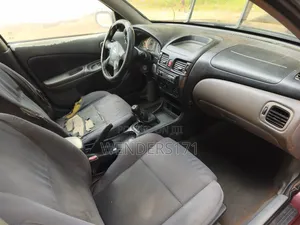 Nissan Almera 1.5i Visia 2005 Red