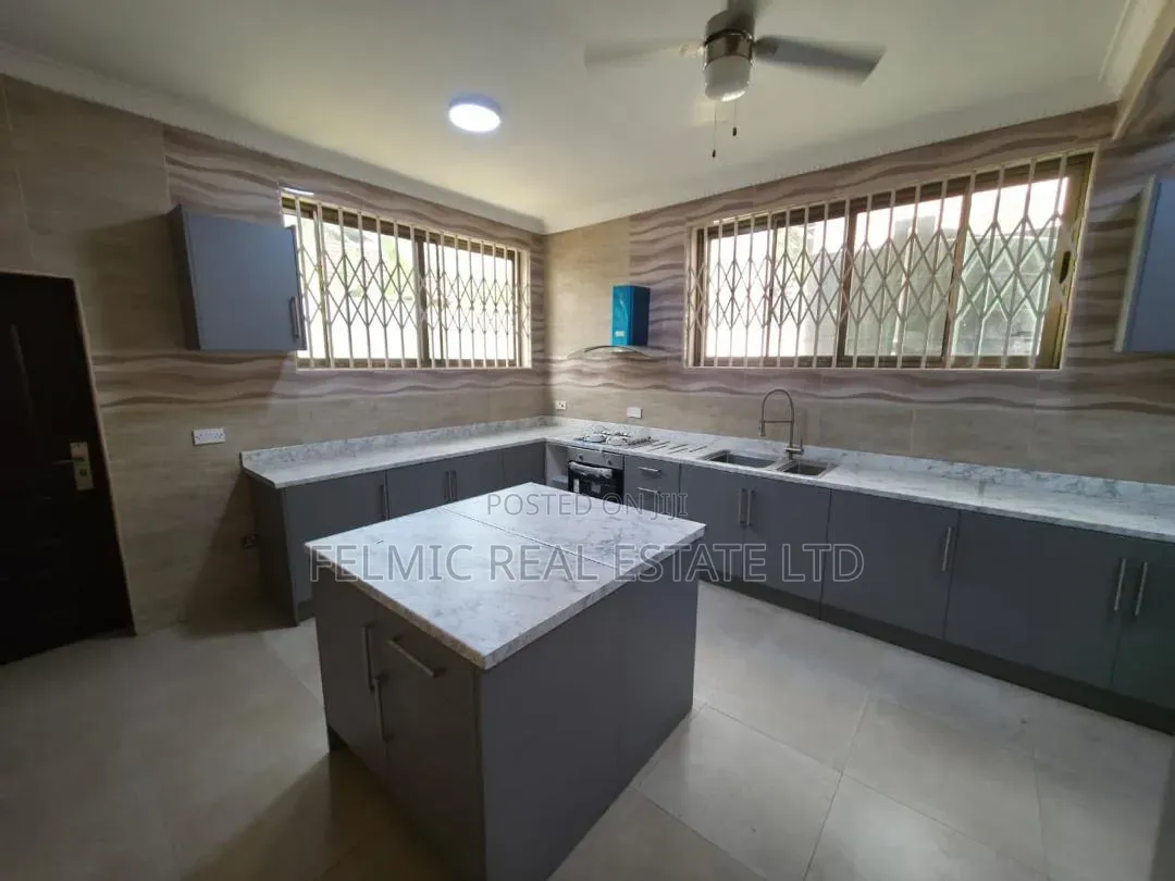 8bdrm Duplex in Felmic Real Estate, A&C Mall Area for rent