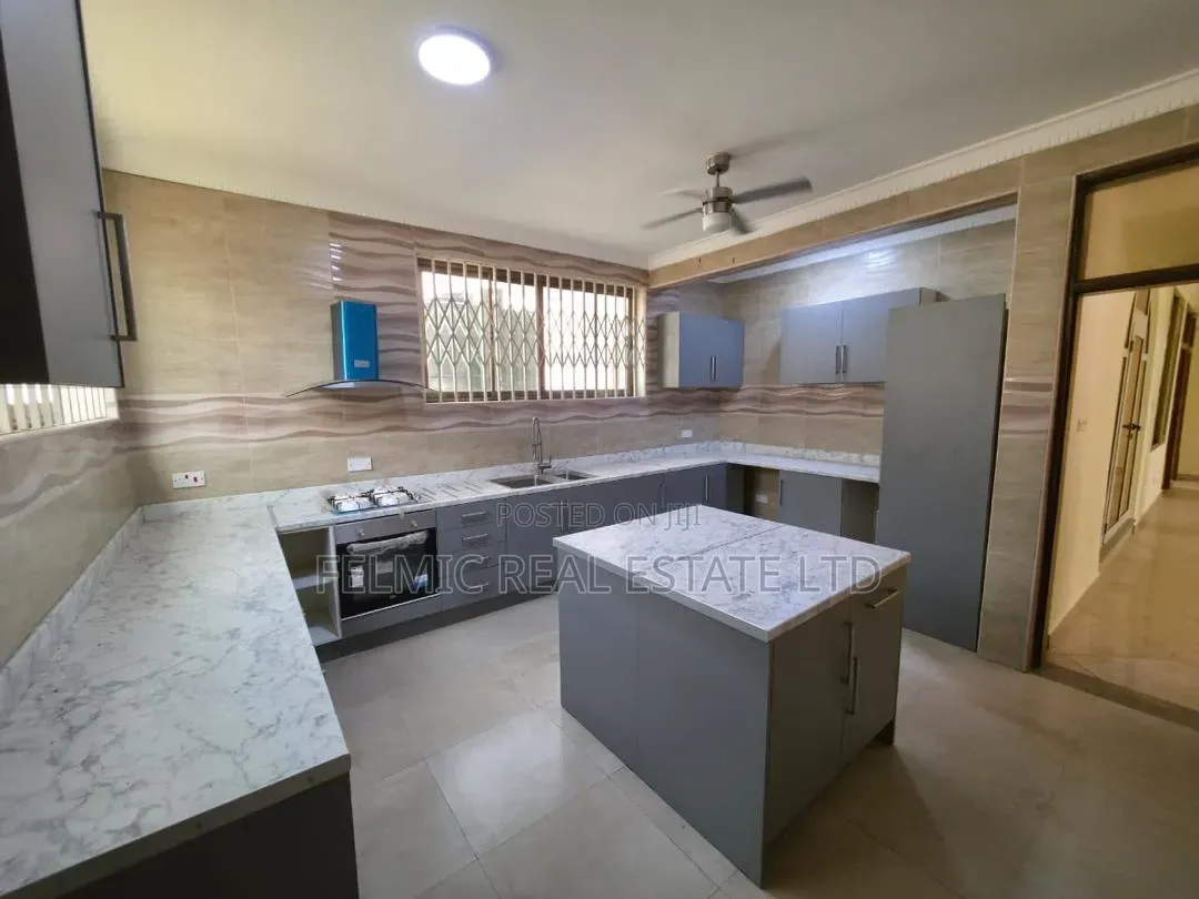 8bdrm Duplex in Felmic Real Estate, A&C Mall Area for rent