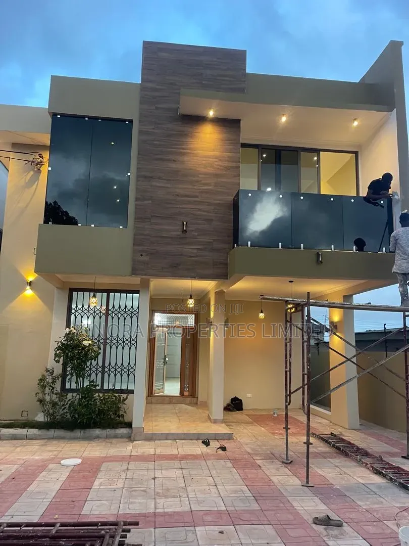 4bdrm Duplex in Tema West- Community, Accra Metropolitan for sale