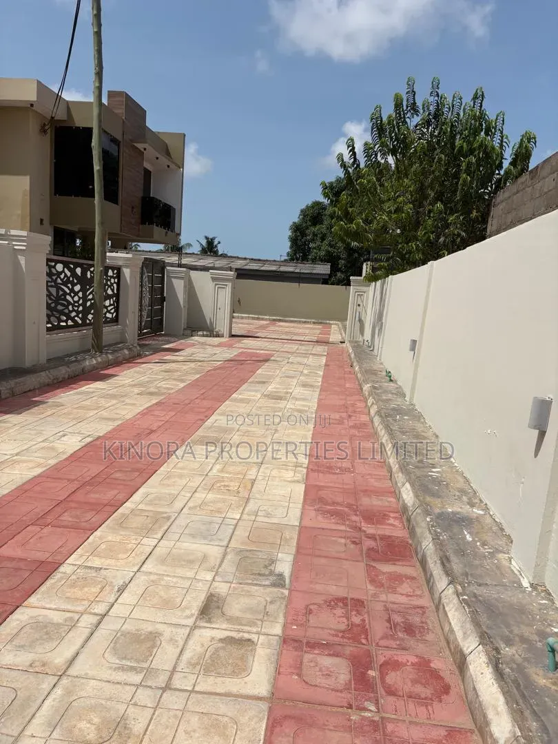 4bdrm Duplex in Tema West- Community, Accra Metropolitan for sale