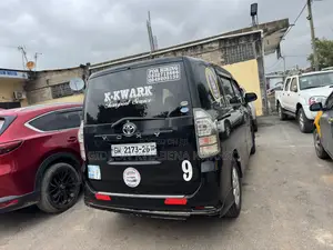 Toyota Voxy X 2WD 8-Seater 2010 Black