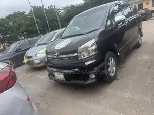 Toyota Voxy X 2WD 8-Seater 2010 Black