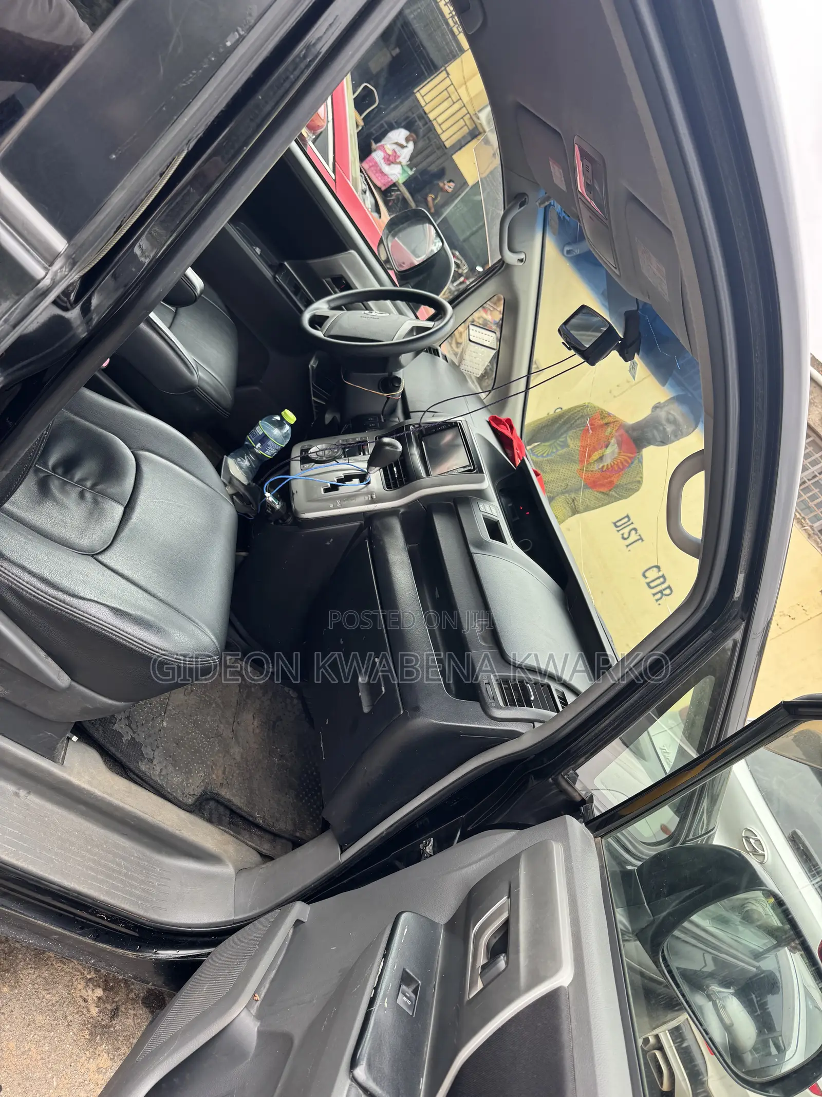 Toyota Voxy X 2WD 8-Seater 2010 Black