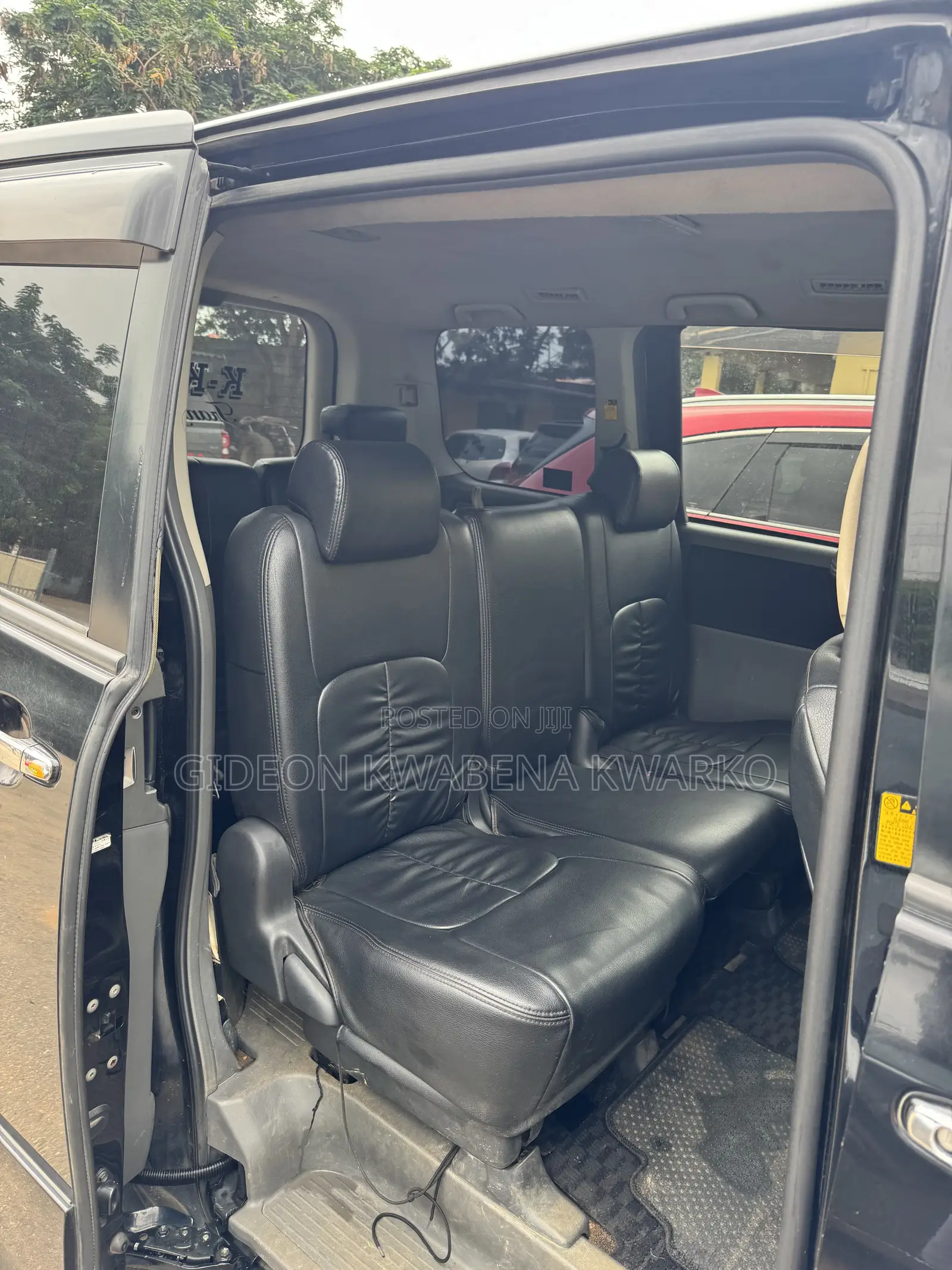 Toyota Voxy X 2WD 8-Seater 2010 Black