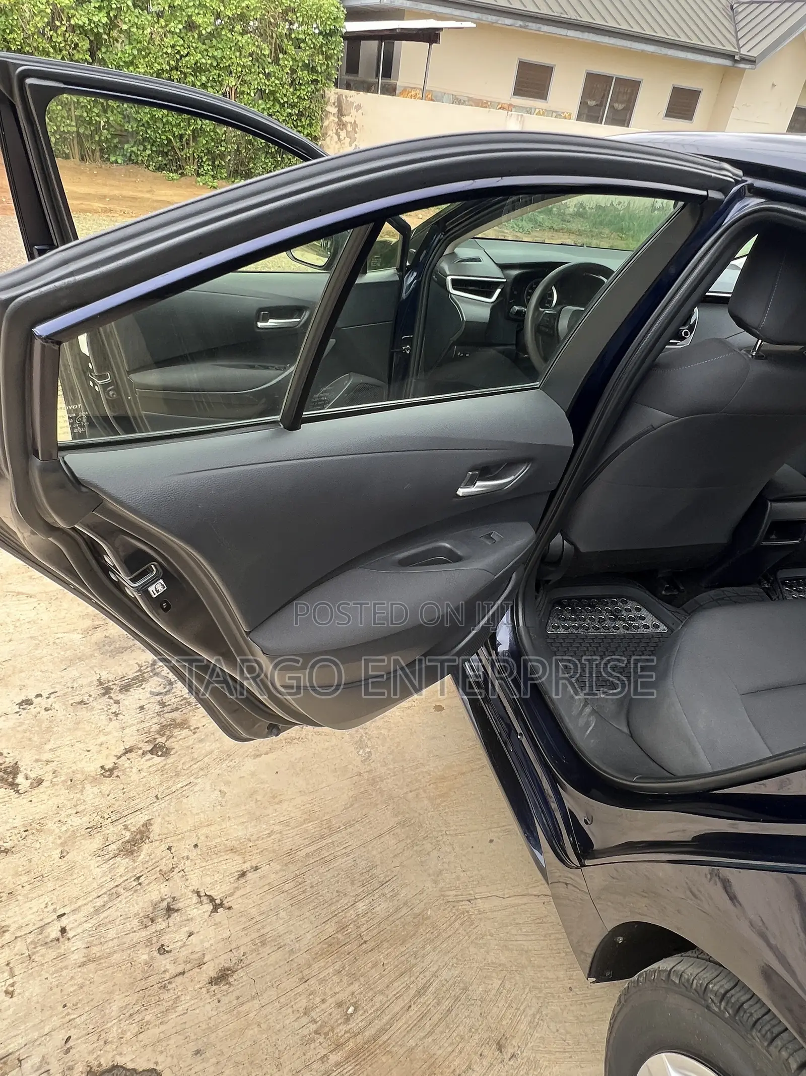 Toyota Corolla LE 2020 Black
