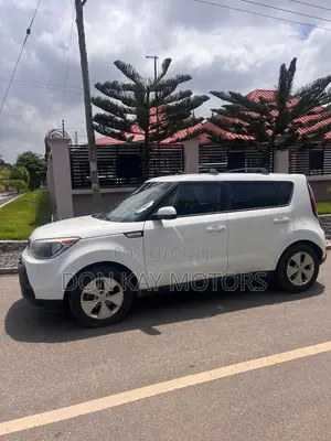 Kia Soul Hatchback 2016 White