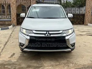 Mitsubishi Outlander SEL AWC 2017 White