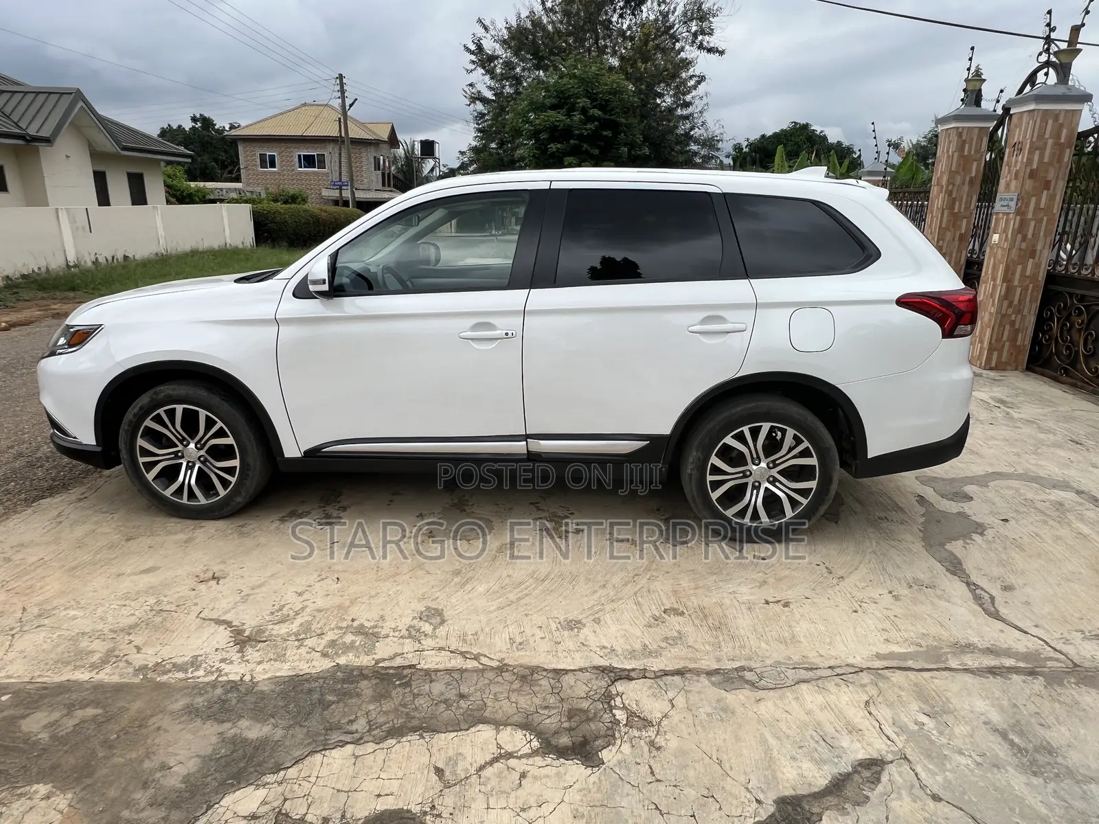 Mitsubishi Outlander SEL AWC 2017 White