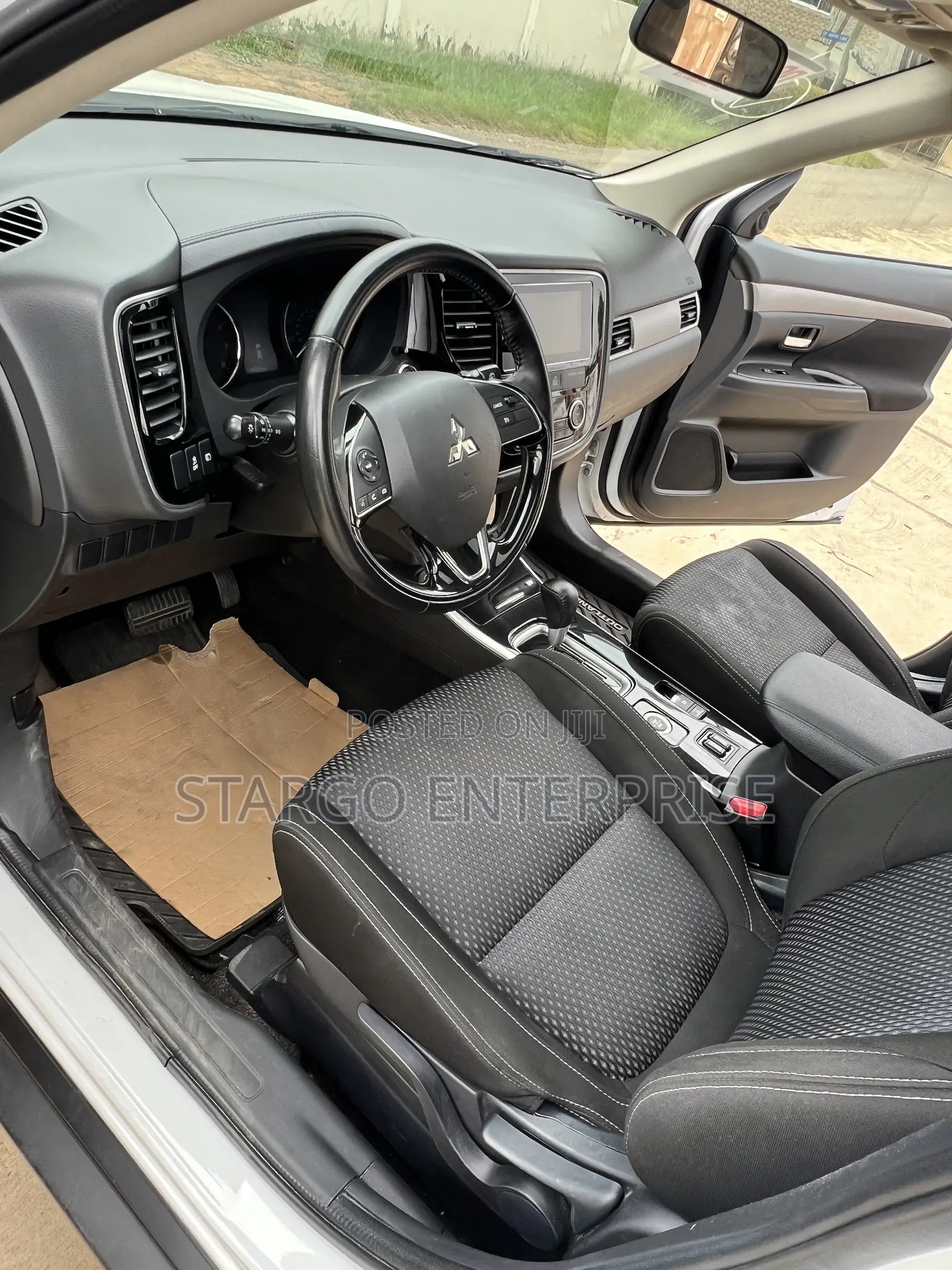 Mitsubishi Outlander SEL AWC 2017 White