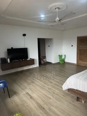 6bdrm House in Tema Metropolitan for sale