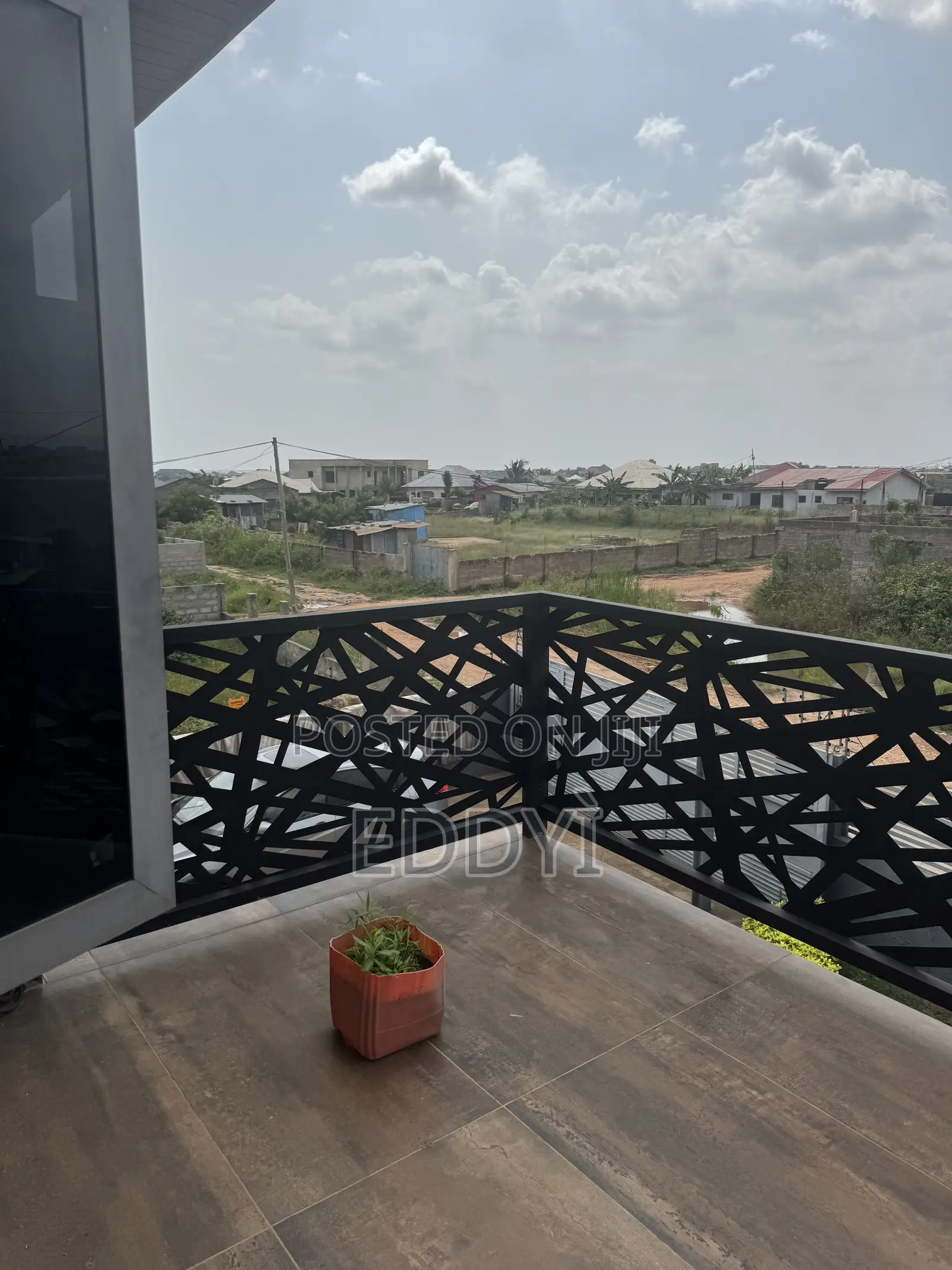 6bdrm House in Tema Metropolitan for sale