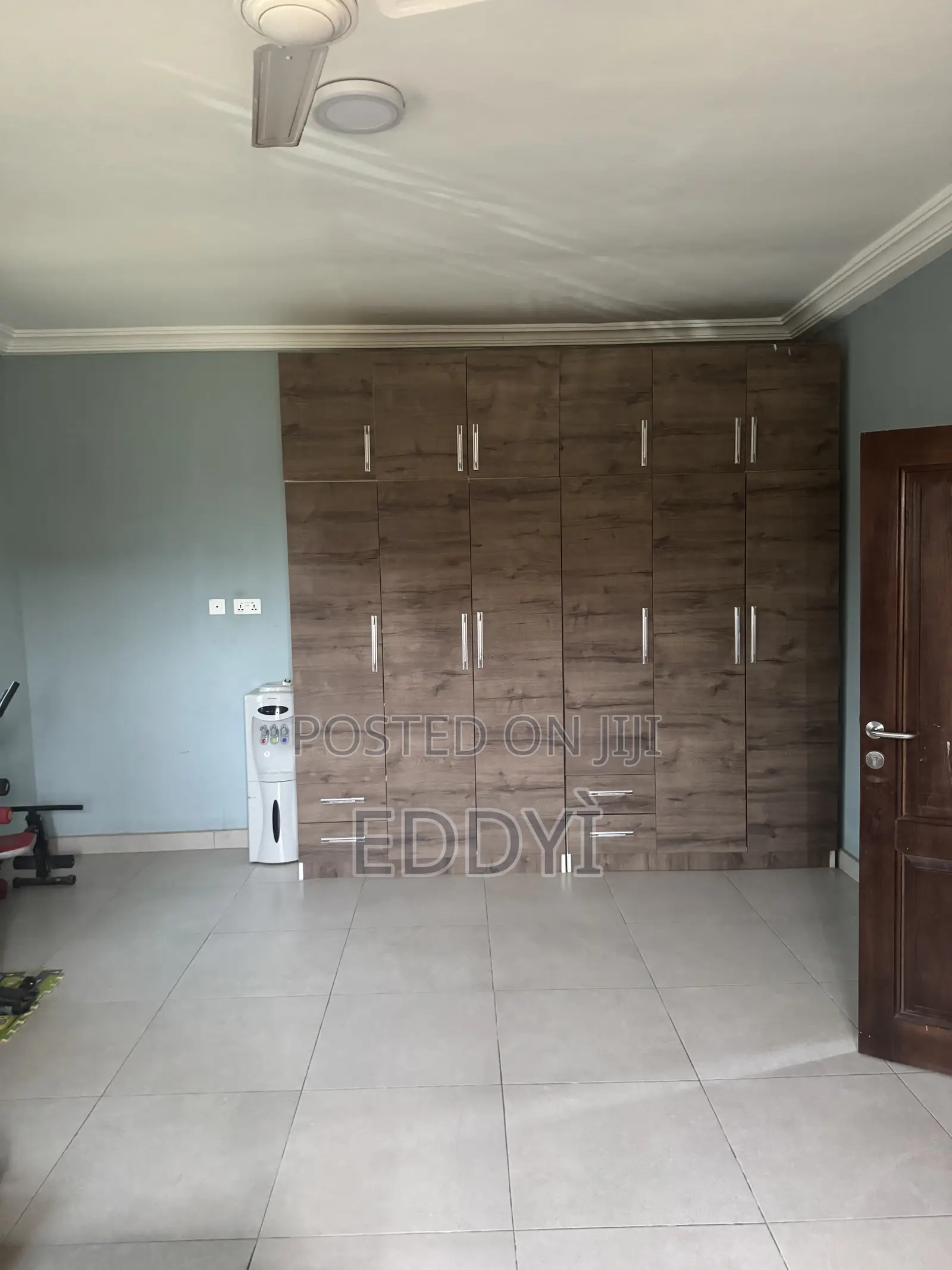 6bdrm House in Tema Metropolitan for sale