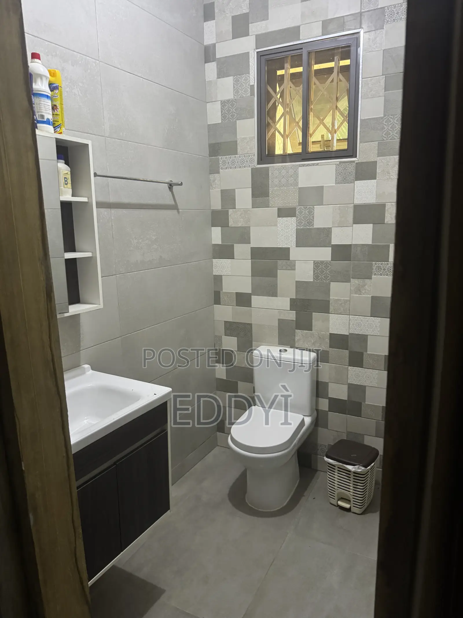 6bdrm House in Tema Metropolitan for sale