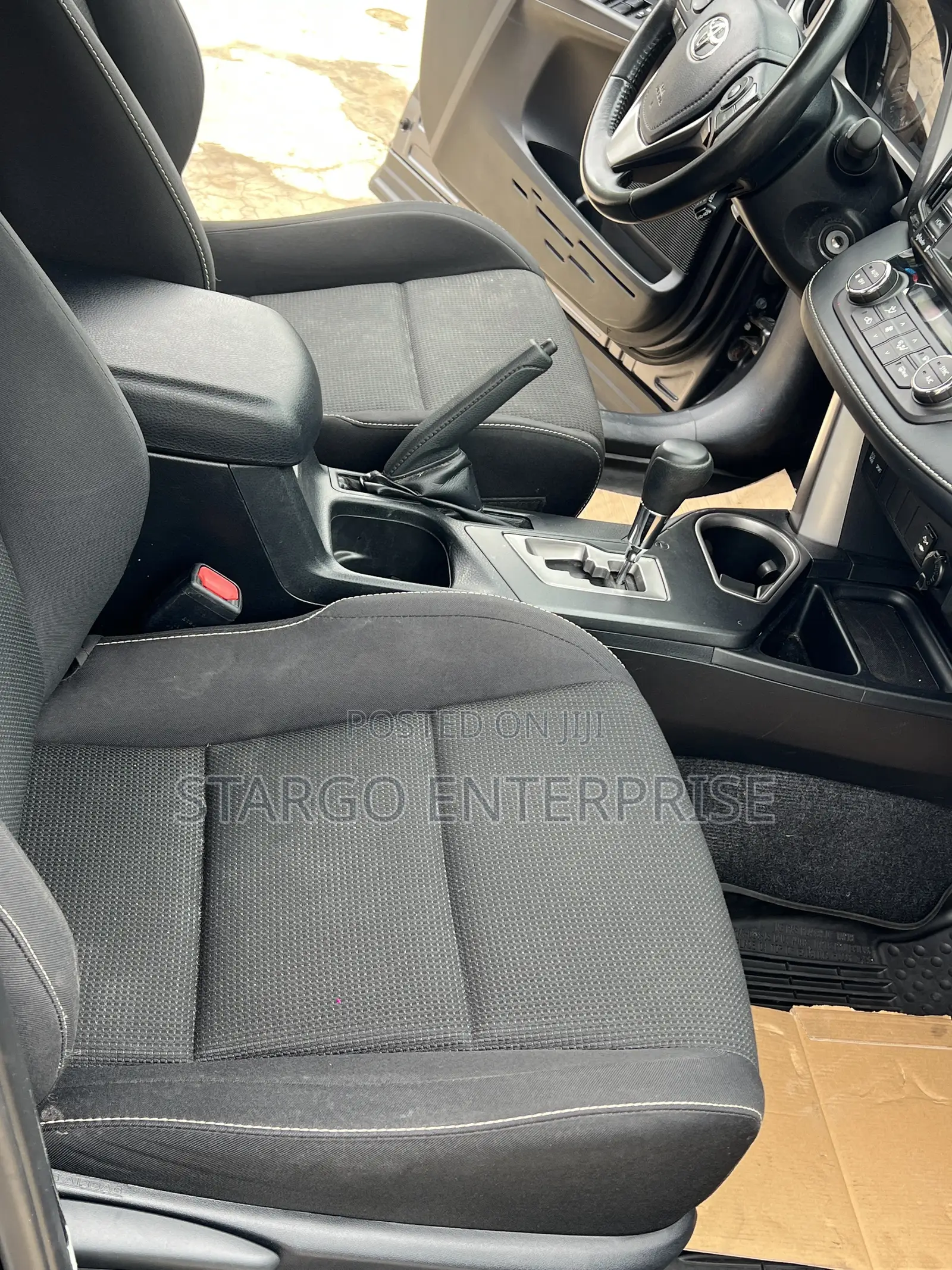 Toyota RAV4 XLE AWD (2.5L 4cyl 6A) 2017 Gray